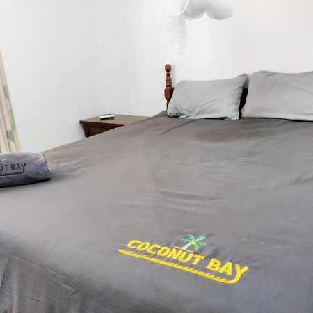 Coconut Bay Apartments Flic-en-Flacq Екстериор снимка