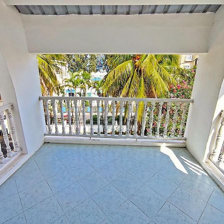 Coconut Bay Apartments Flic-en-Flacq Екстериор снимка