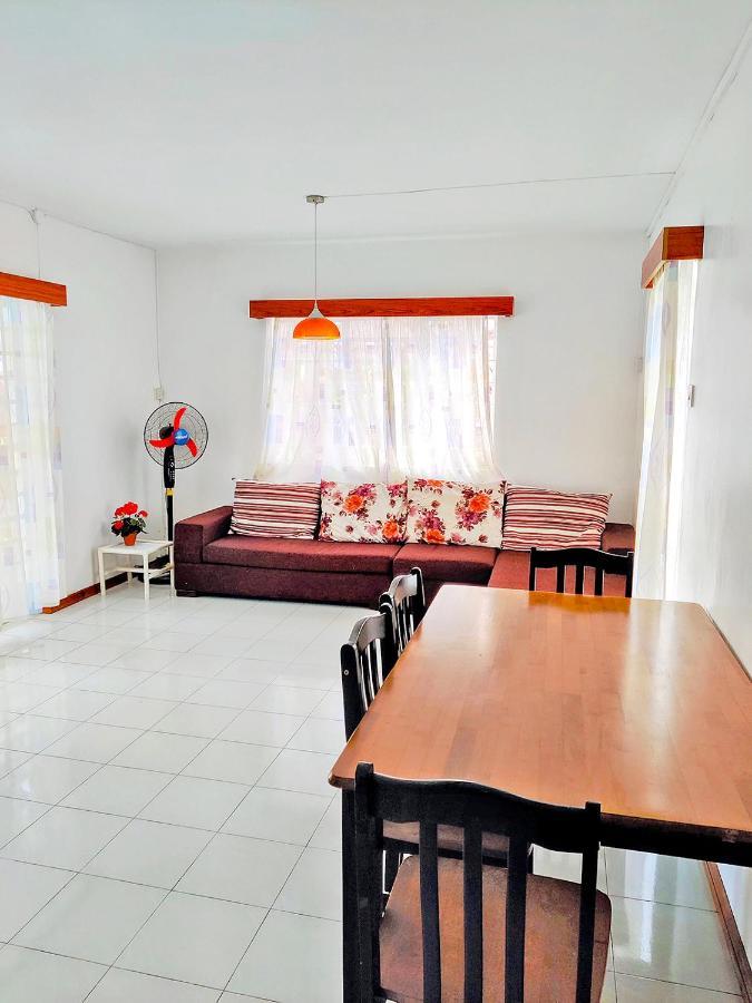 Coconut Bay Apartments Flic-en-Flacq Екстериор снимка
